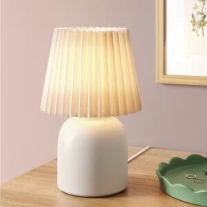 Room Essentials White Table Lamp